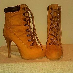 High heel boots